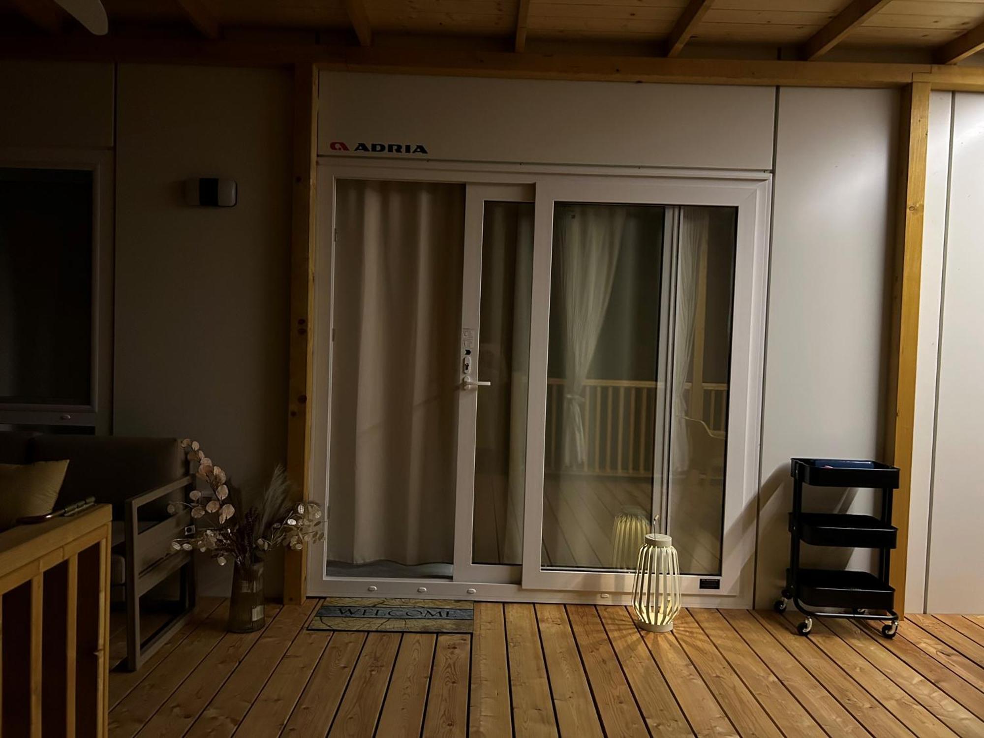 O'live Premium Mobile Campsite Drage