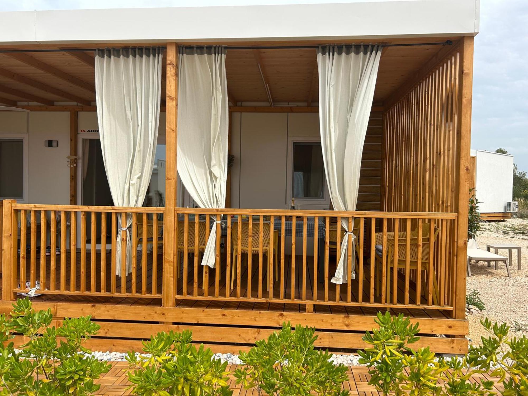 O'live Premium Mobile Campsite Drage